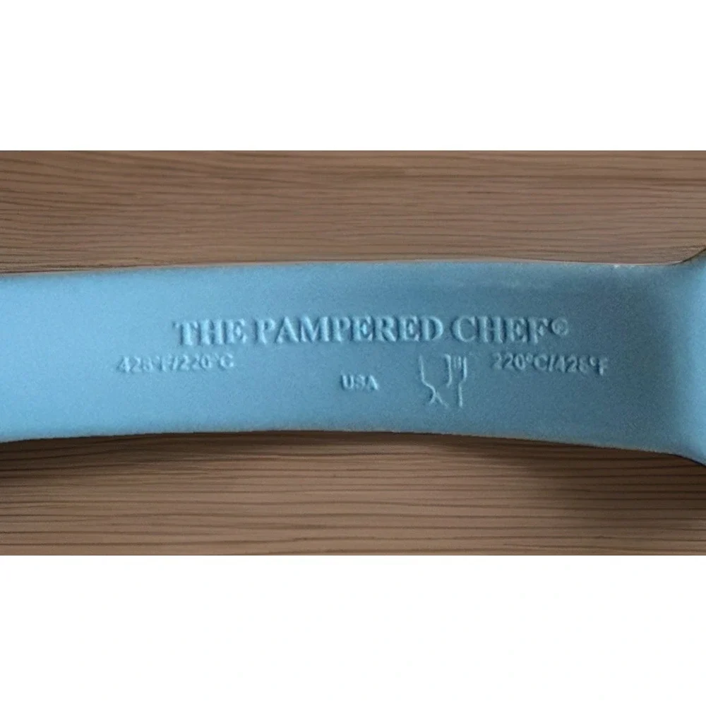 Pampered Chef Lot Spatulas Draining Spoon Measuring Cup